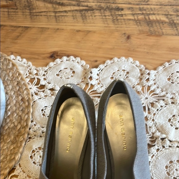 Ann Marino Gray and taupe Heels with Elegant Bow - Picture 10 of 10